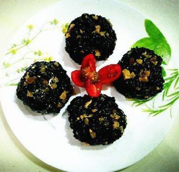 咸蛋黄榨菜乌米团